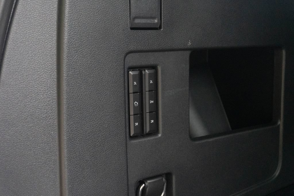Used 2022 Lincoln Navigator L Reserve RWD image 18