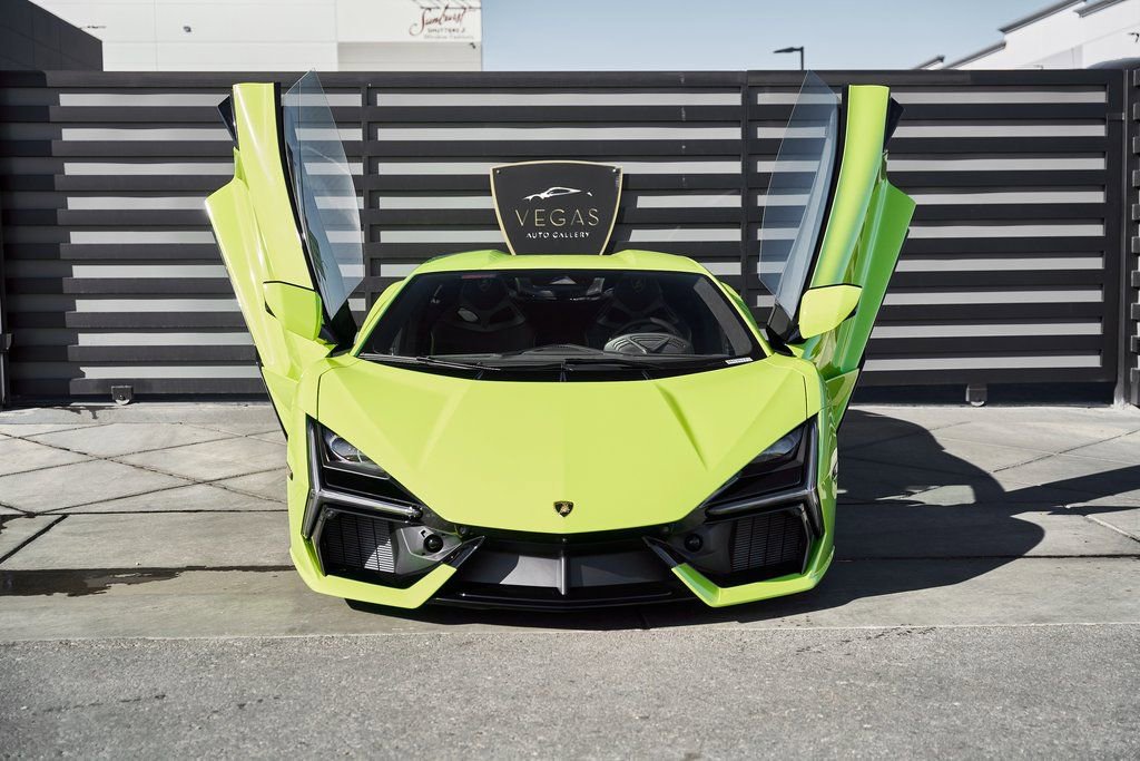Used 2025 Lamborghini Revuelto AWD/4WD image 23