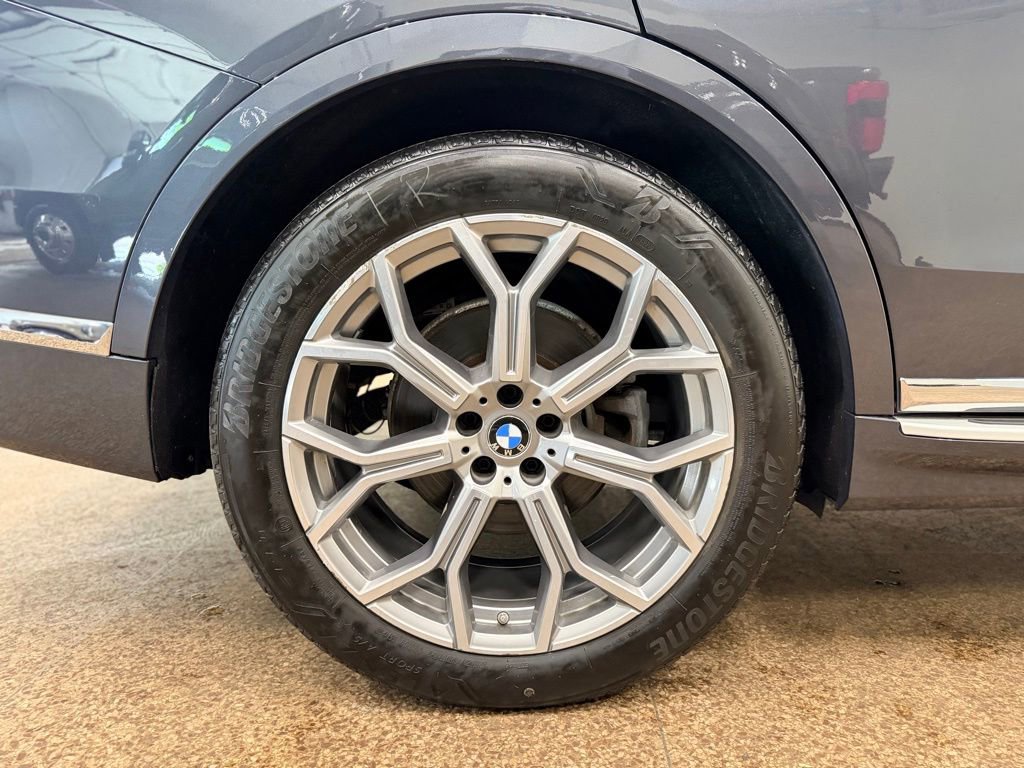 Used 2020 BMW X7 xDrive40i w/ Cold Weather Package AWD/4WD image 27