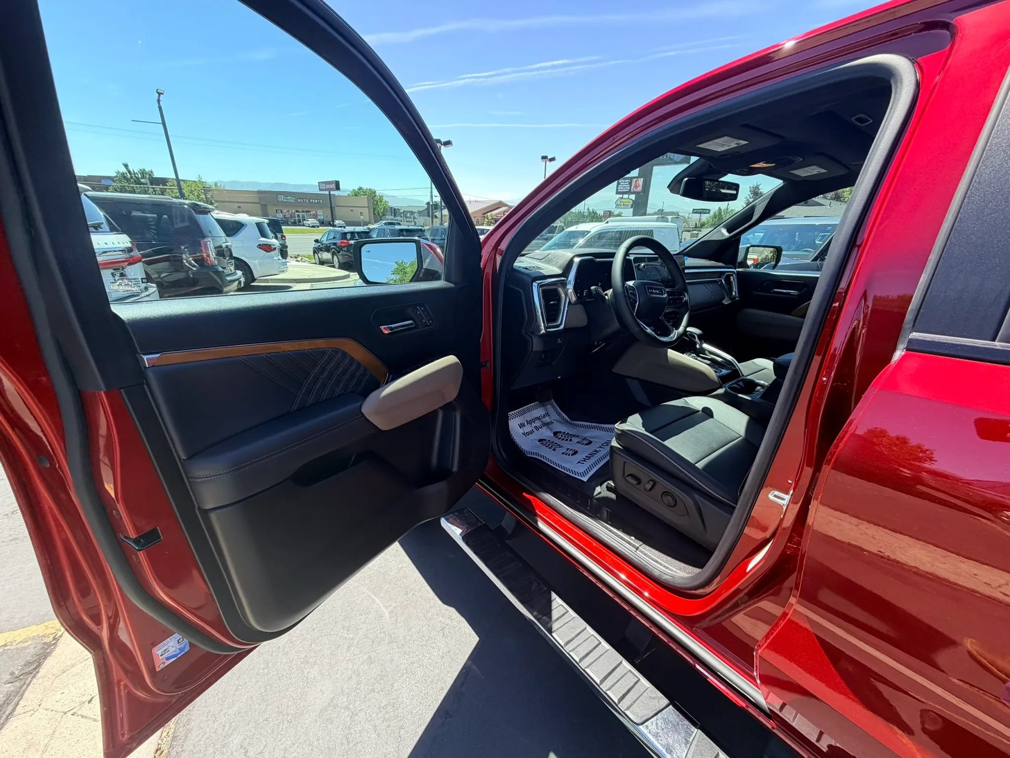 Used 2025 GMC Canyon Denali AWD/4WD image 10