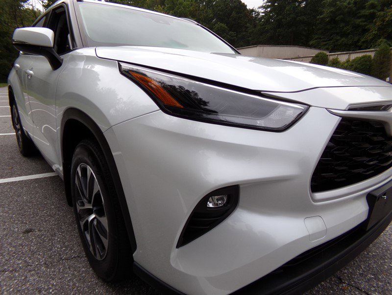 Used 2022 Toyota Highlander XLE image 6