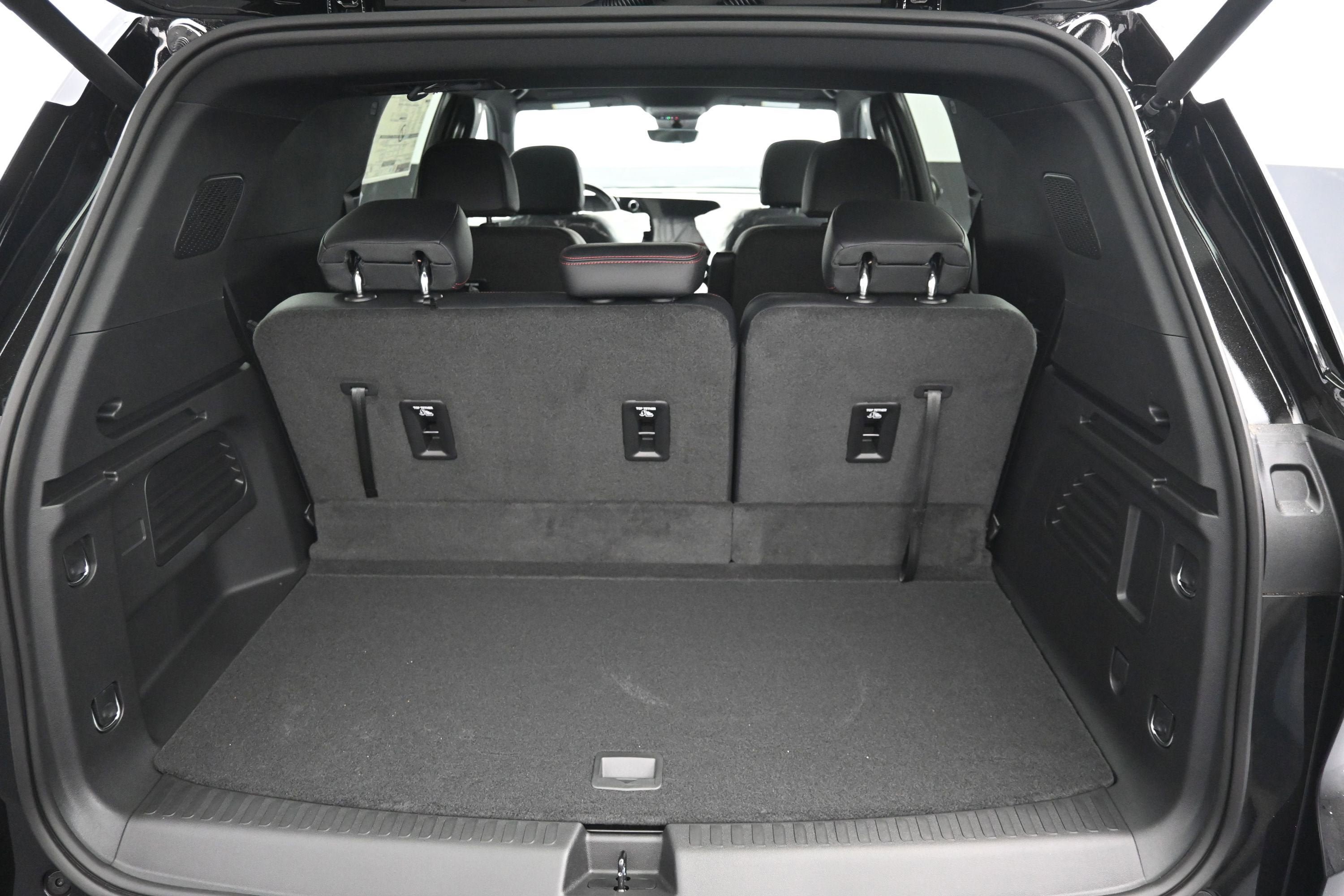 New 2026 Chevrolet Traverse Z71 w/ Enhanced Driving Package AWD/4WD image 35