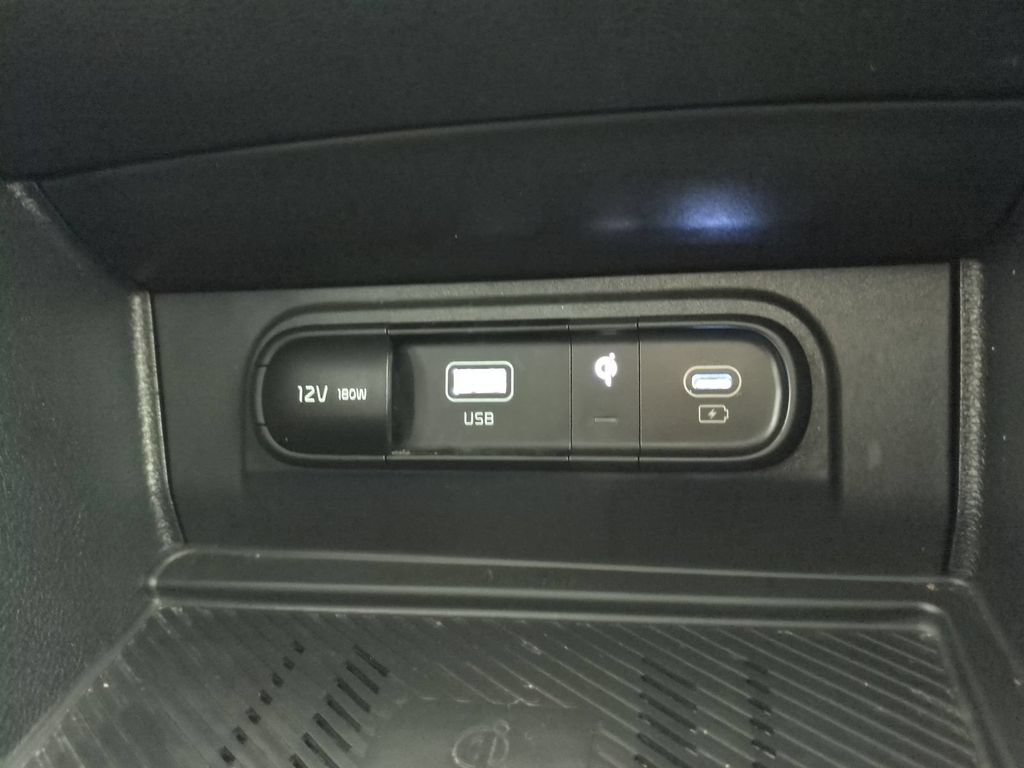 Used 2025 Kia Sportage EX FWD image 25