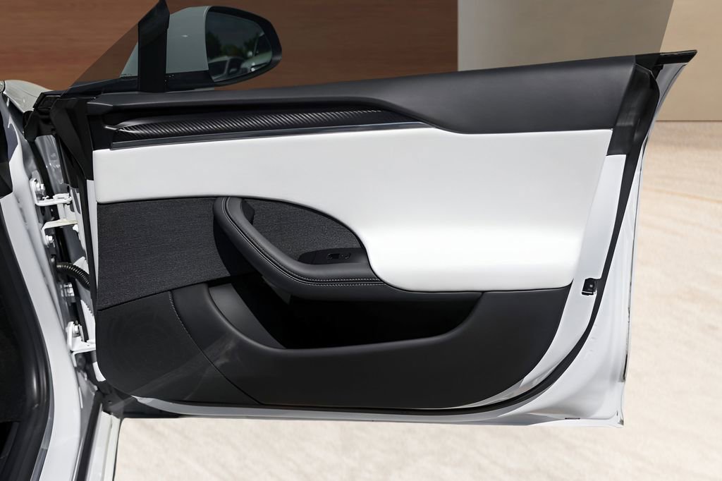 Used 2022 Tesla Model S Plaid image 23