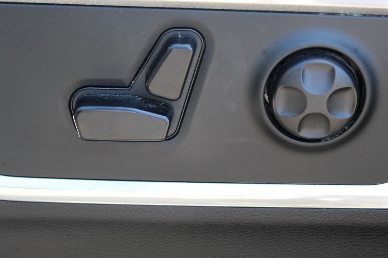 Used 2019 RAM 1500 Laramie AWD/4WD image 13