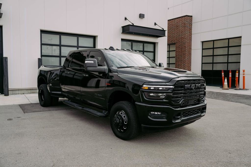 Used 2025 RAM 3500 Laramie image 9