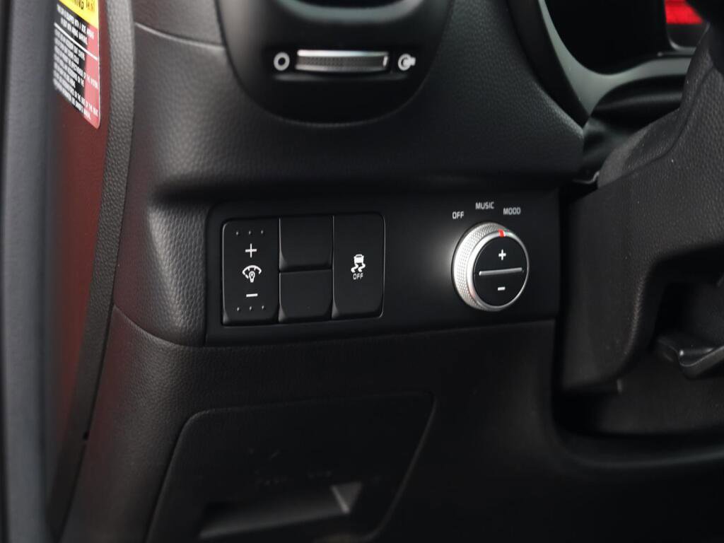 Used 2015 Kia Soul ! w/ Sun & Sound Package image 9