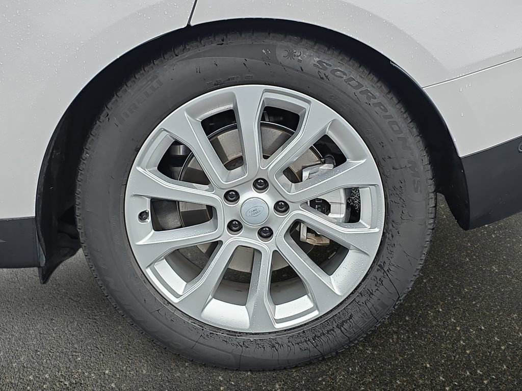 Used 2025 Land Rover Range Rover Sport SE image 38