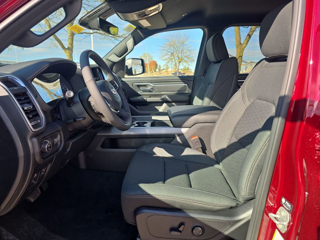 New 2026 RAM 1500 4x4 Crew Cab image 8