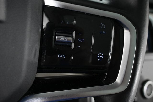 Used 2022 Land Rover Discovery Sport SE image 25