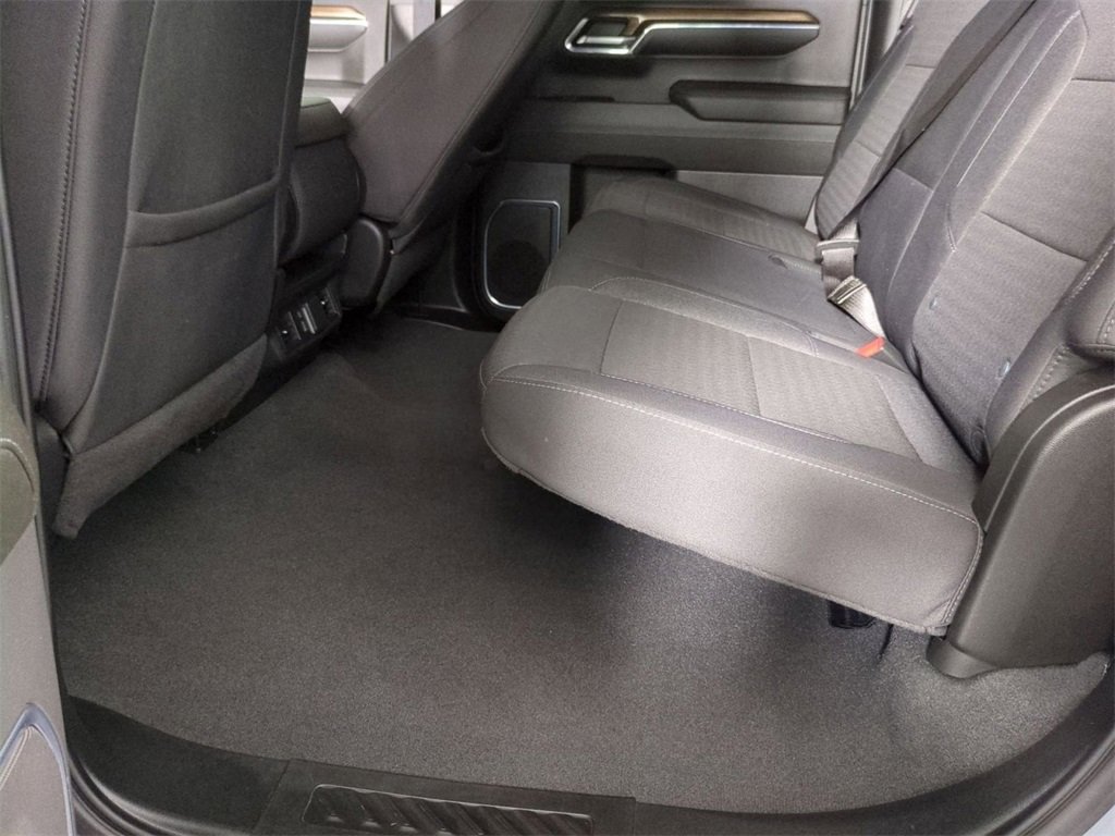 Used 2024 Chevrolet Silverado 1500 LT image 24