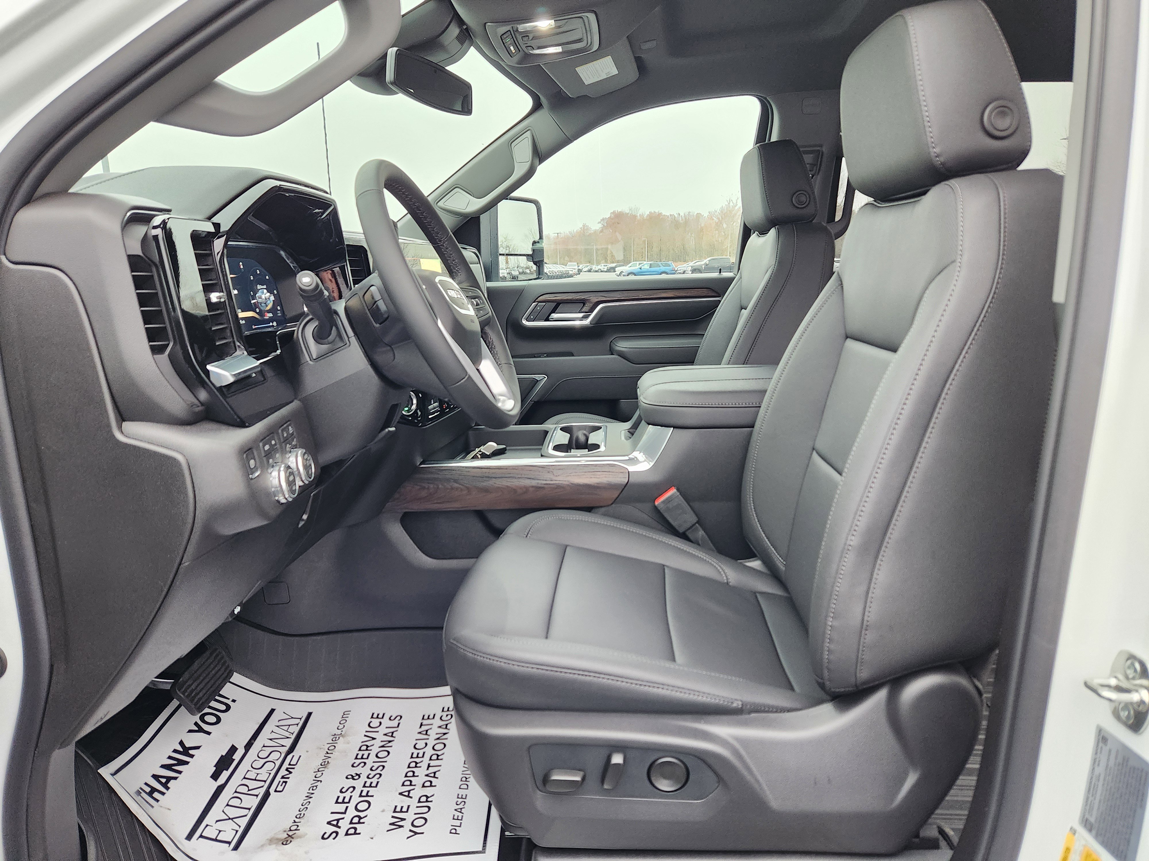 New 2026 GMC Sierra 2500 SLT image 9