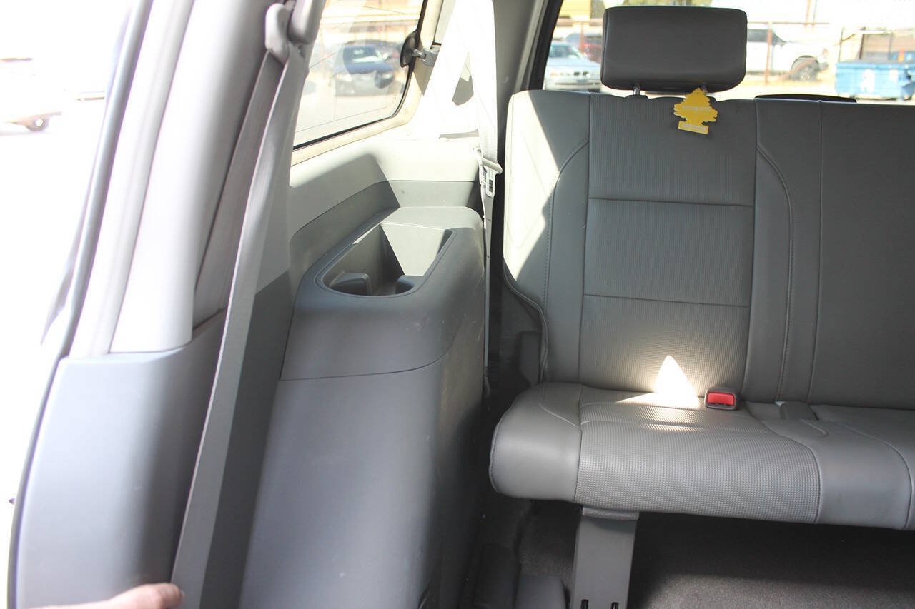 Used 2005 Nissan Armada SE w/ (S01) Journey Pkg (SE) AWD/4WD image 32