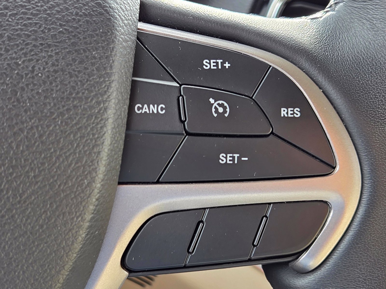 Used 2019 Jeep Grand Cherokee Limited AWD/4WD image 22