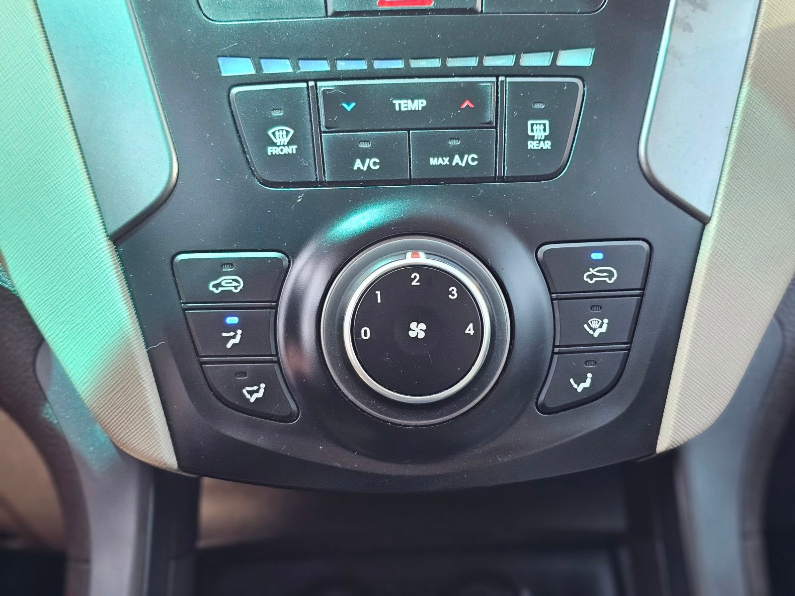 Used 2018 Hyundai Santa Fe Sport FWD image 14