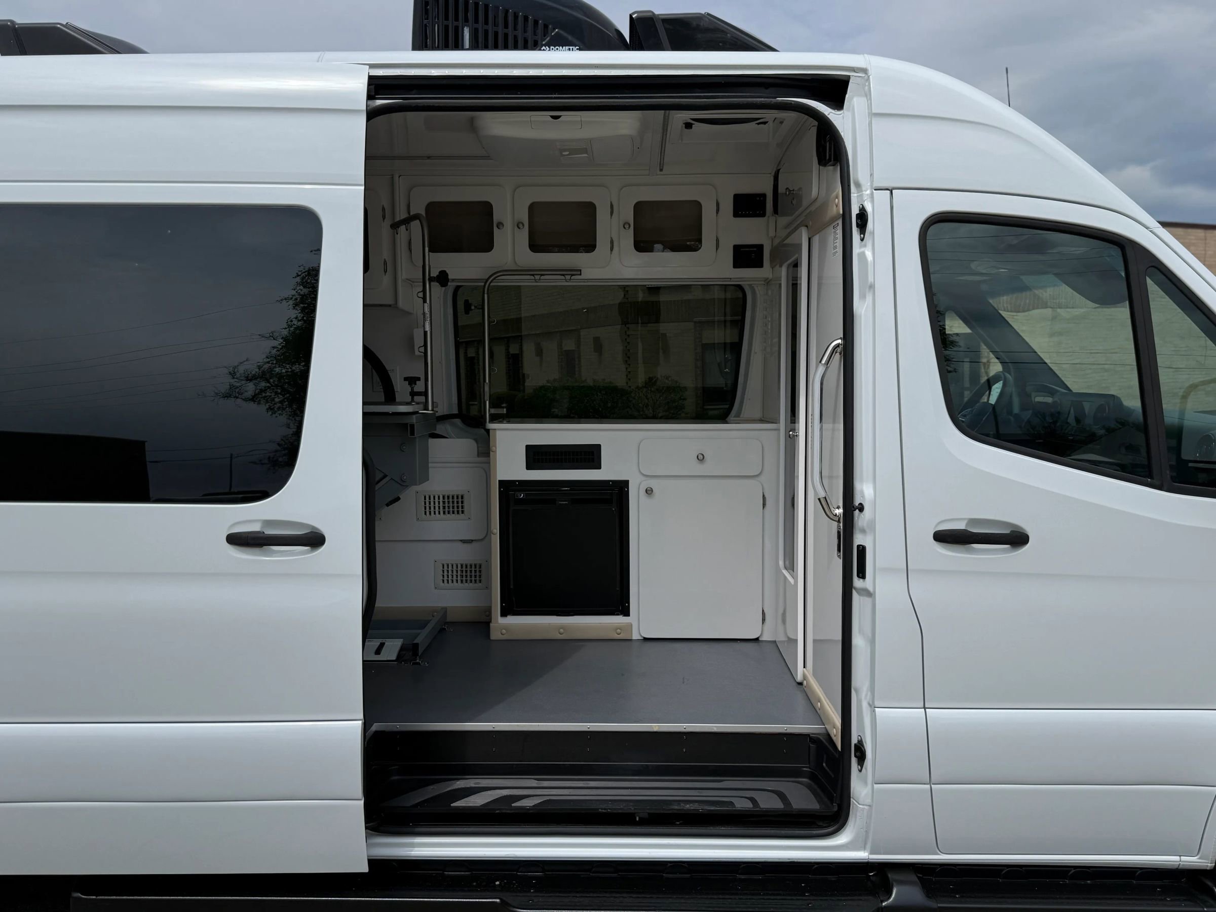 Used 2022 Mercedes-Benz Sprinter 3500 image 9