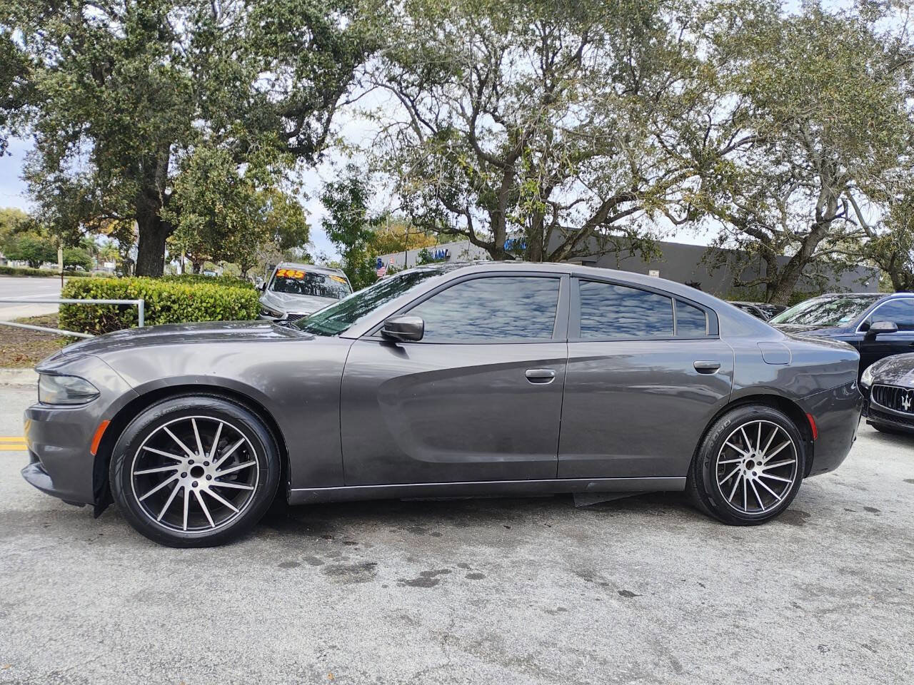 Used 2020 Dodge Charger SXT w/ Leather Interior Group image 5