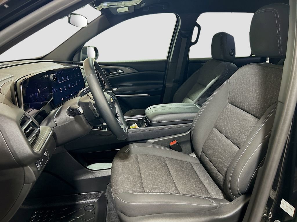 Used 2024 Chevrolet Traverse LT image 18