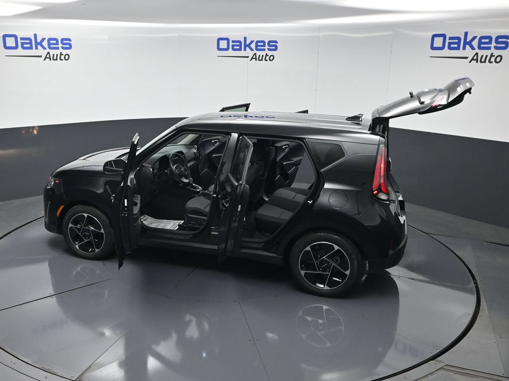 Certified 2023 Kia Soul EX FWD image 57