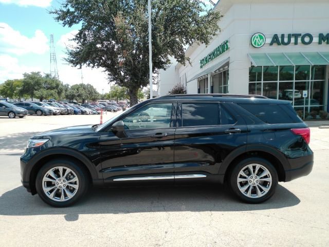 Used 2023 Ford Explorer XLT w/ Equipment Group 202A RWD image 14