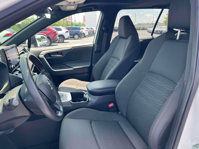 Used 2022 Toyota RAV4 SE w/ Weather & Moonroof Package AWD/4WD image 26
