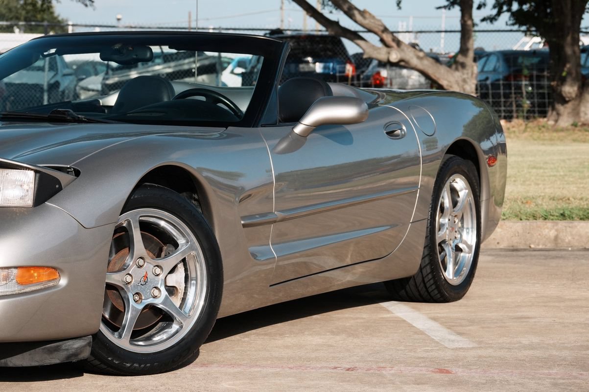 Used 2002 Chevrolet Corvette Convertible w/ Preferred Equipment Group2 RWD image 18