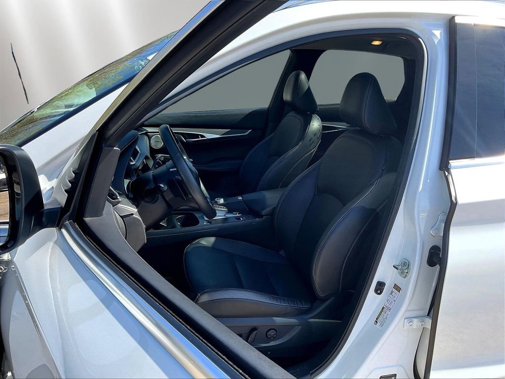 Used 2023 INFINITI QX50 Luxe AWD/4WD image 21