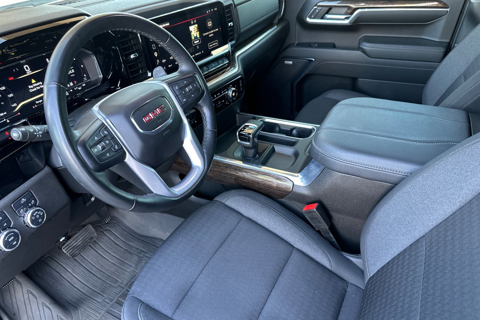 Certified 2023 GMC Sierra 1500 Elevation w/ Preferred Package AWD/4WD image 10