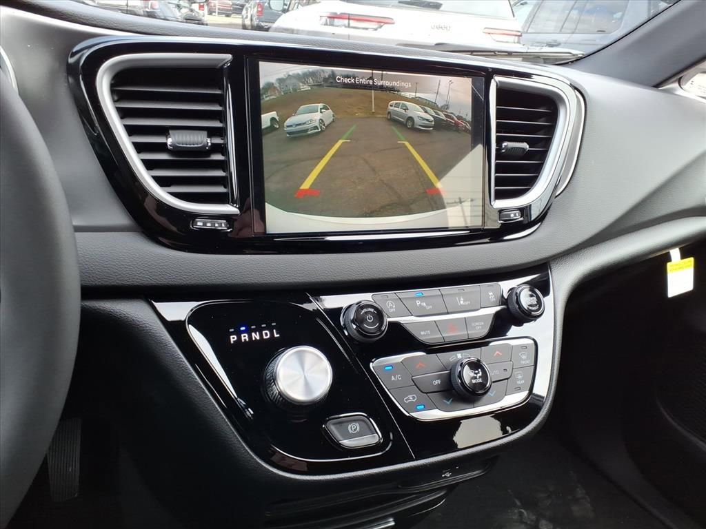 New 2026 Chrysler Voyager LX FWD image 21