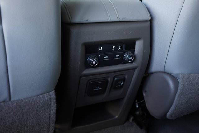 Used 2020 Chevrolet Traverse LT w/ LT Premium Package image 33