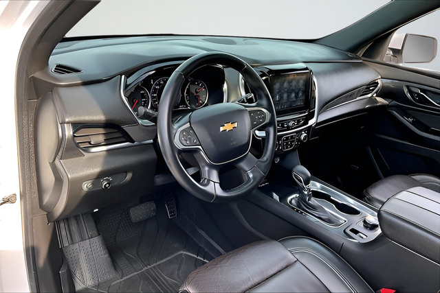 Used 2023 Chevrolet Traverse High Country FWD image 14
