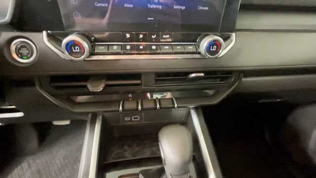 Used 2025 Chevrolet Colorado Trail Boss AWD/4WD image 30