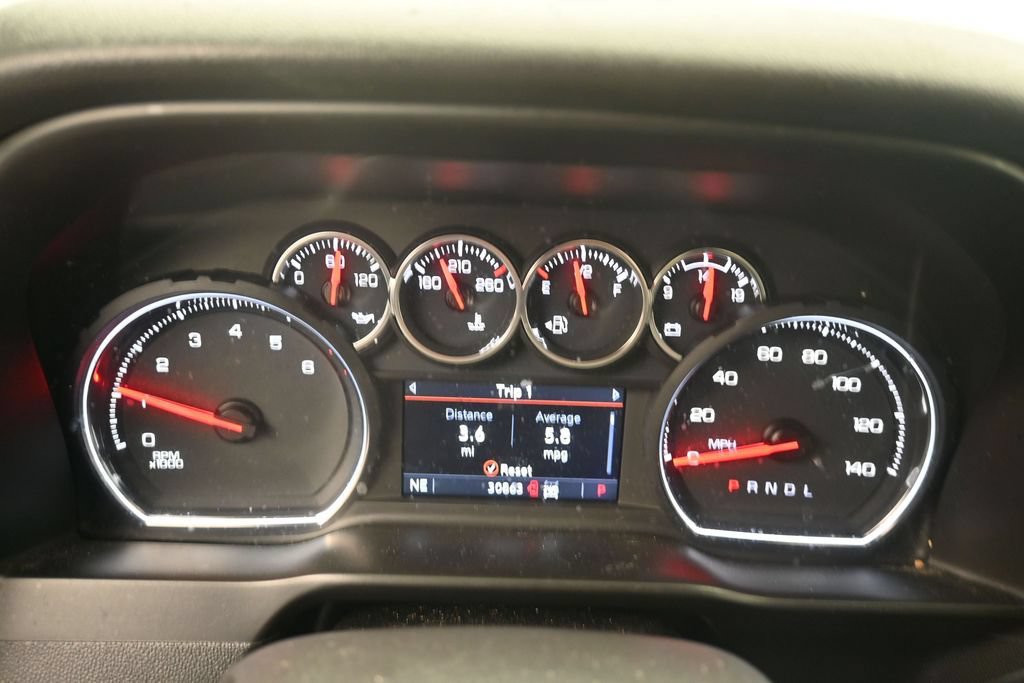 Used 2021 Chevrolet Silverado 1500 Custom w/ Custom Max Trailering Package AWD/4WD image 11