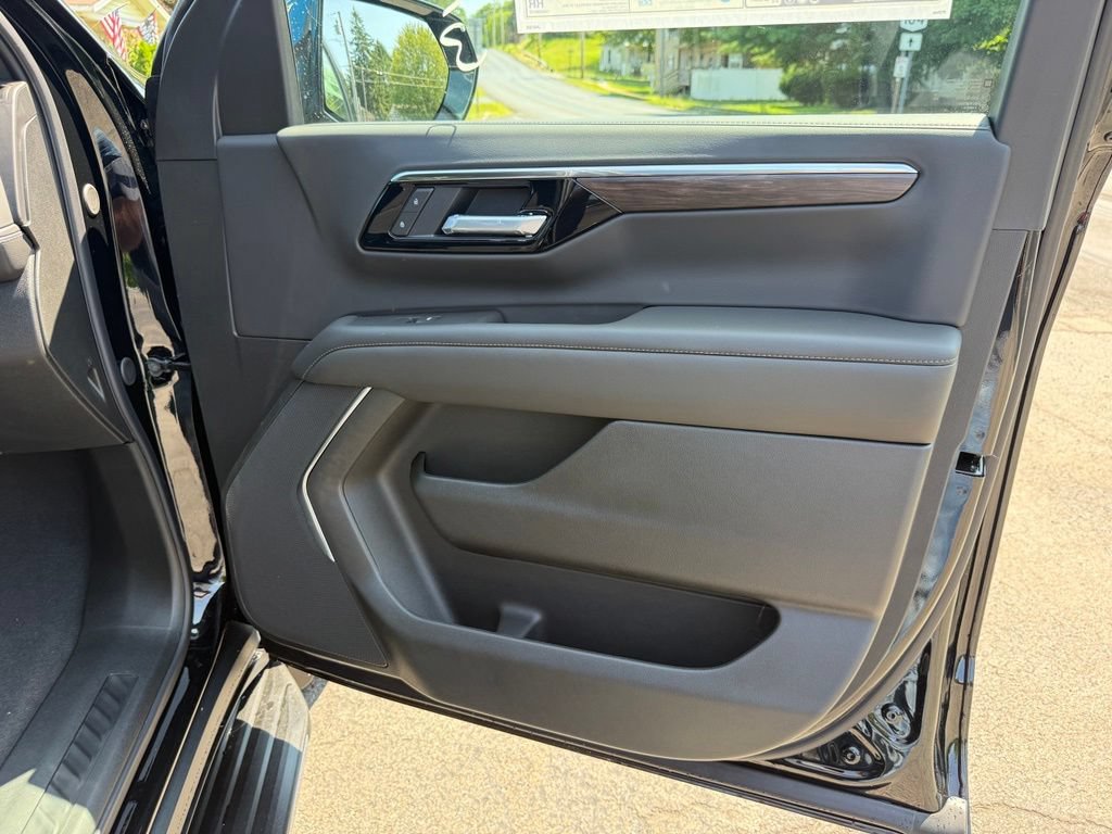 New 2026 Chevrolet Tahoe LS w/ LPO, Dark Essentials Package AWD/4WD image 39