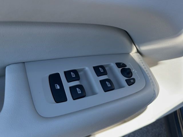 Used 2024 Volvo XC60 B5 Core w/ Protection Package Premier image 19