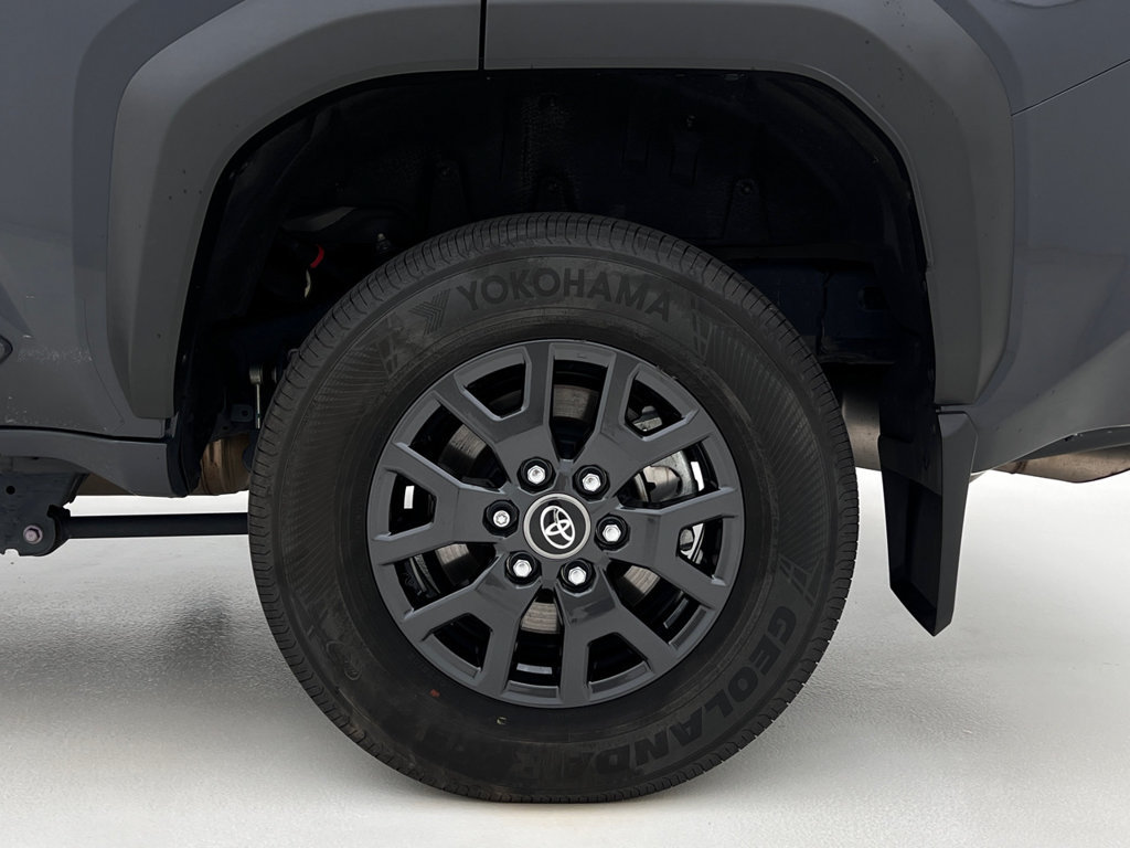Used 2025 Toyota 4Runner SR5 AWD/4WD image 27
