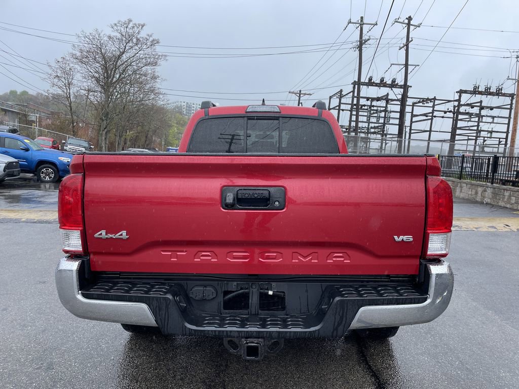 Used 2016 Toyota Tacoma SR5 w/ SR5 Appearance Package (SN) AWD/4WD image 4