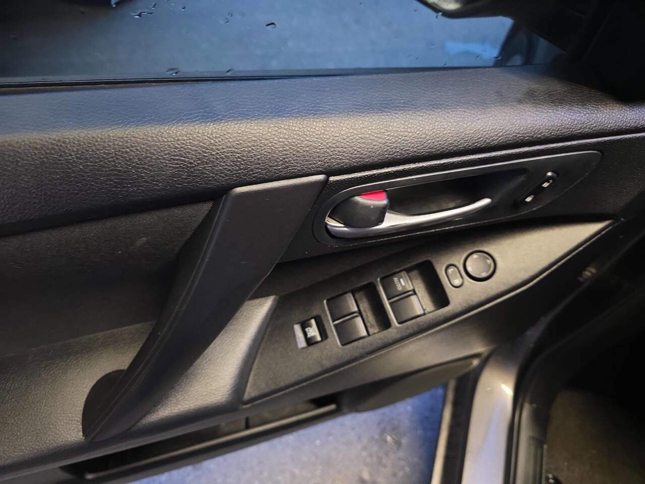 Used 2010 MAZDA MAZDA3 i Touring image 16