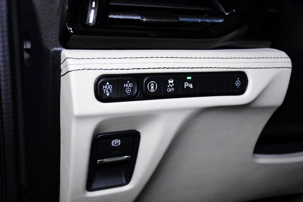 Used 2025 Acura MDX A-Spec image 14