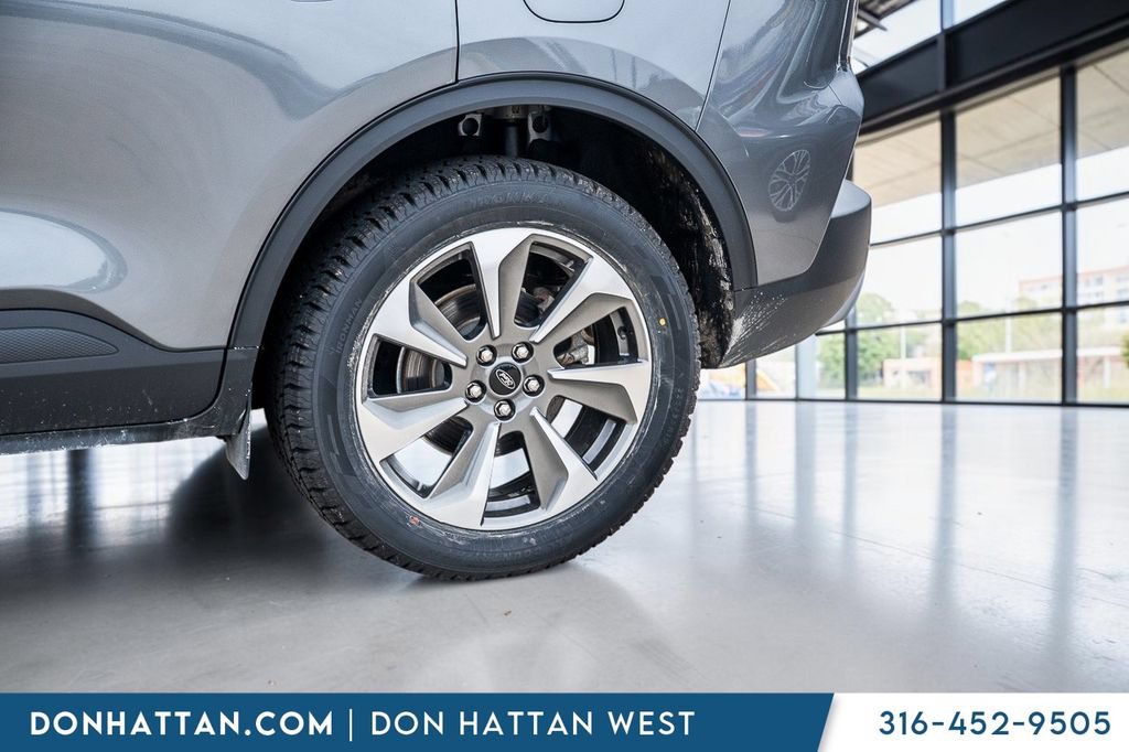 Used 2023 Ford Escape Platinum AWD/4WD image 41