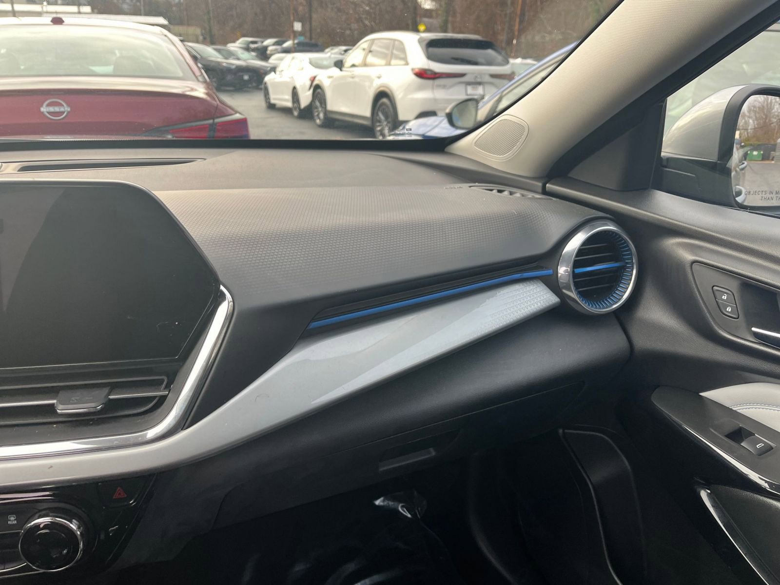 Used 2025 Chevrolet Trax LT image 29