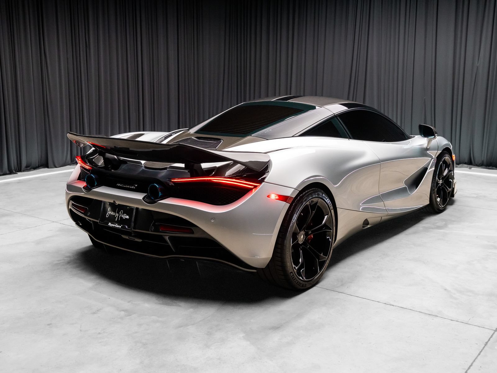 Used 2019 McLaren 720S RWD image 37