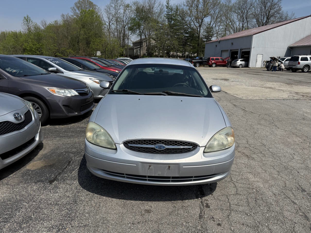 Used 2003 Ford Taurus SE FWD image 4