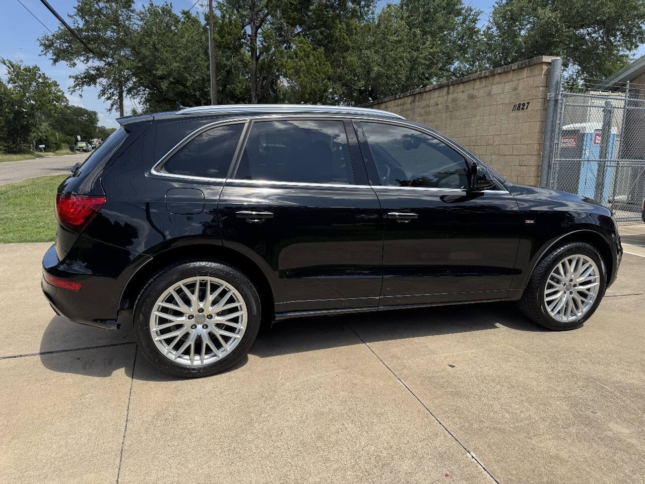 Used 2017 Audi Q5 2.0T Premium Plus w/ Technology Package AWD/4WD image 18