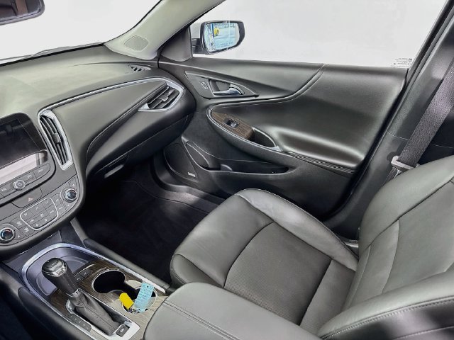Used 2020 Chevrolet Malibu Premier FWD image 26