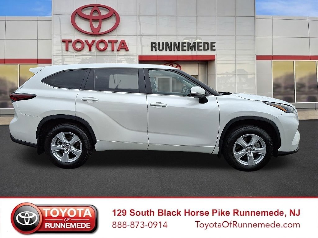 Certified 2025 Toyota Highlander LE AWD/4WD image 7