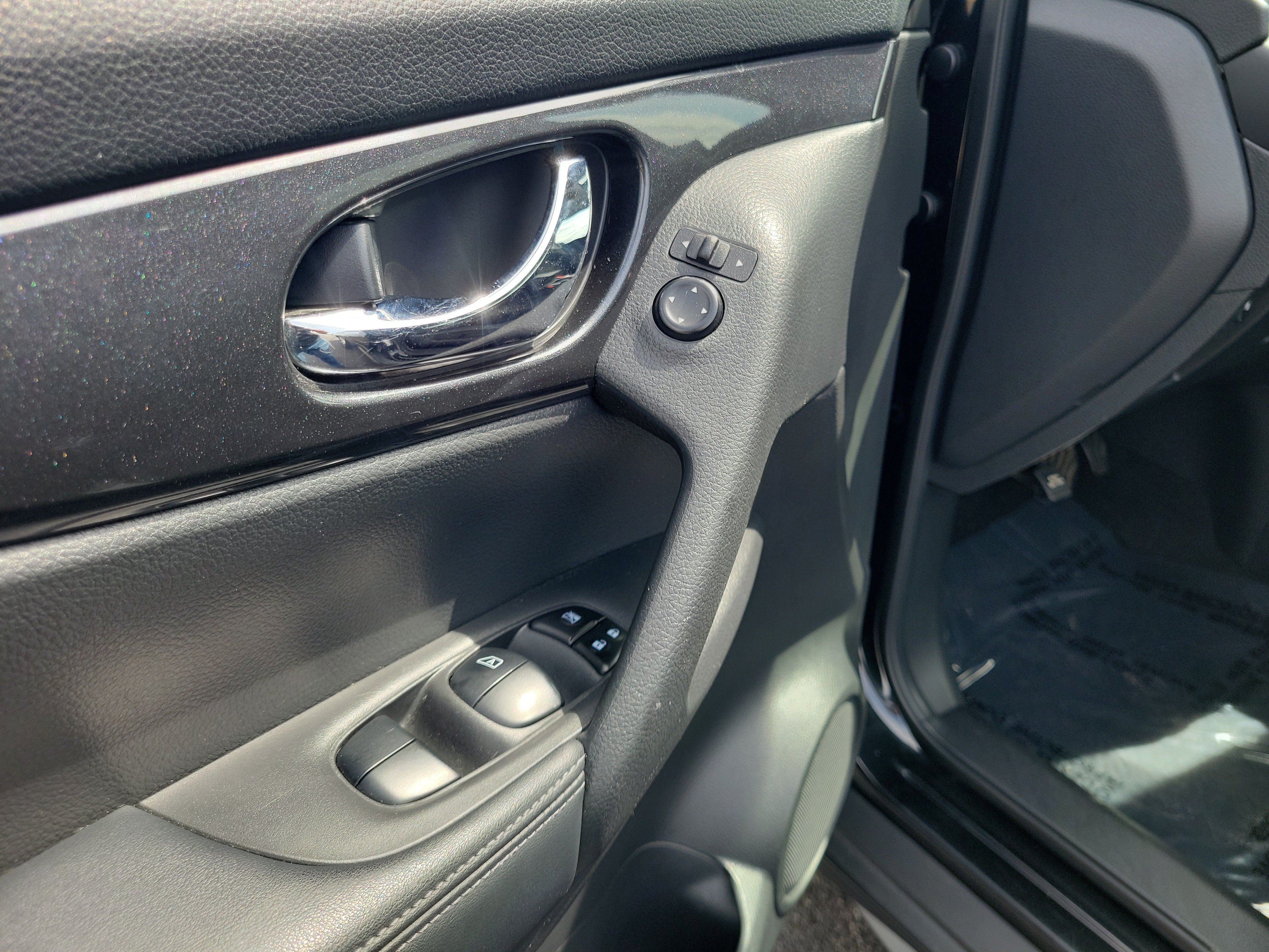 Certified 2020 Nissan Rogue SV AWD/4WD image 18