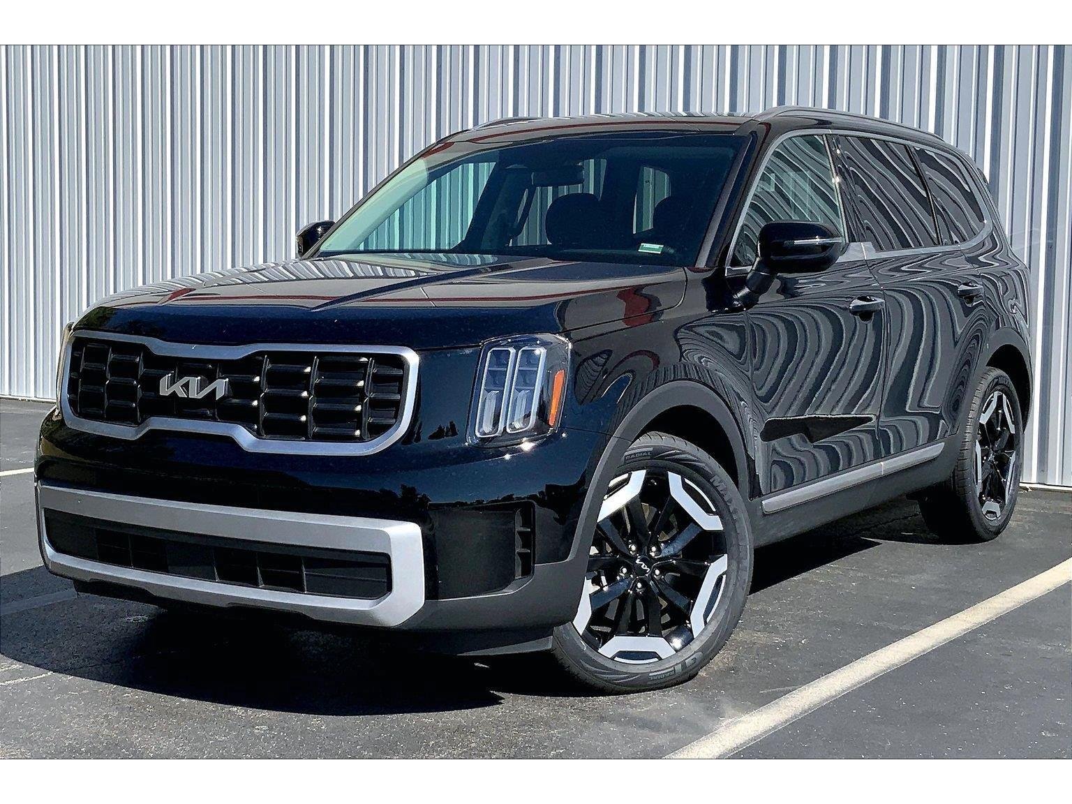 Used 2024 Kia Telluride S w/ S Sunroof Package AWD/4WD image 1