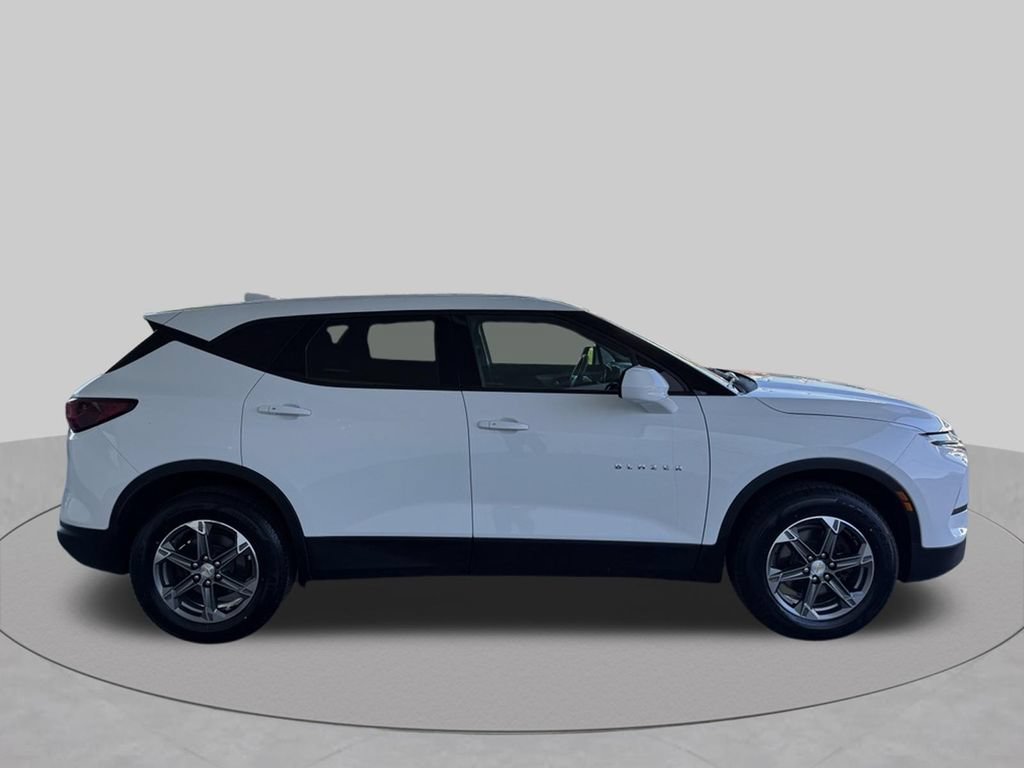 Used 2023 Chevrolet Blazer LT FWD image 7
