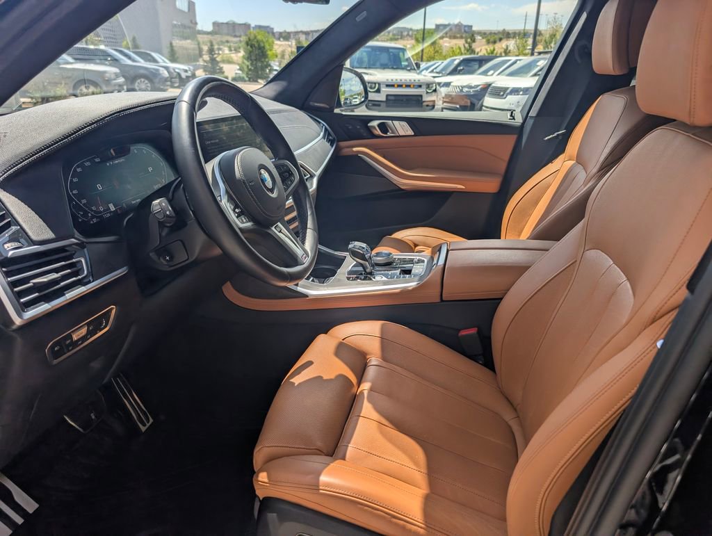 Used 2022 BMW X7 M50i w/ Dynamic Handling Package AWD/4WD image 25